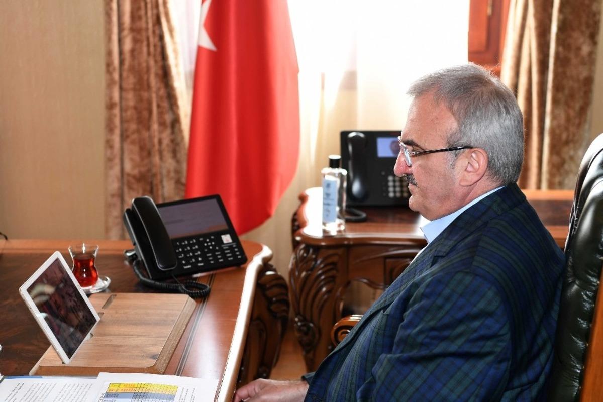 Vali Karaloğlu: &ldquo;Antalya&rsquo;da &uuml;retim sorunsuz devam ediyor&rdquo;