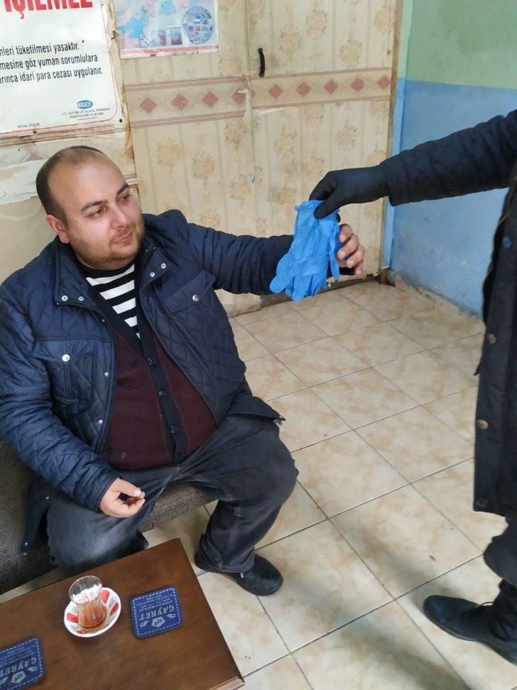 İskilip MYO öğrencileri maske ve eldiven dağıttı G2