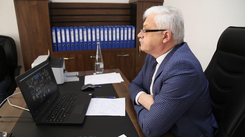 Başkan Deveciler, &ldquo;&Ouml;zel ara&ccedil;larla gelenlere &ouml;nlem alınmalı&rdquo; dedi.