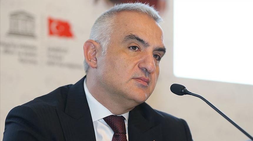 Bakan Ersoy: Öngörümüz turizm sezonu mayıs sonuna ertelenecek