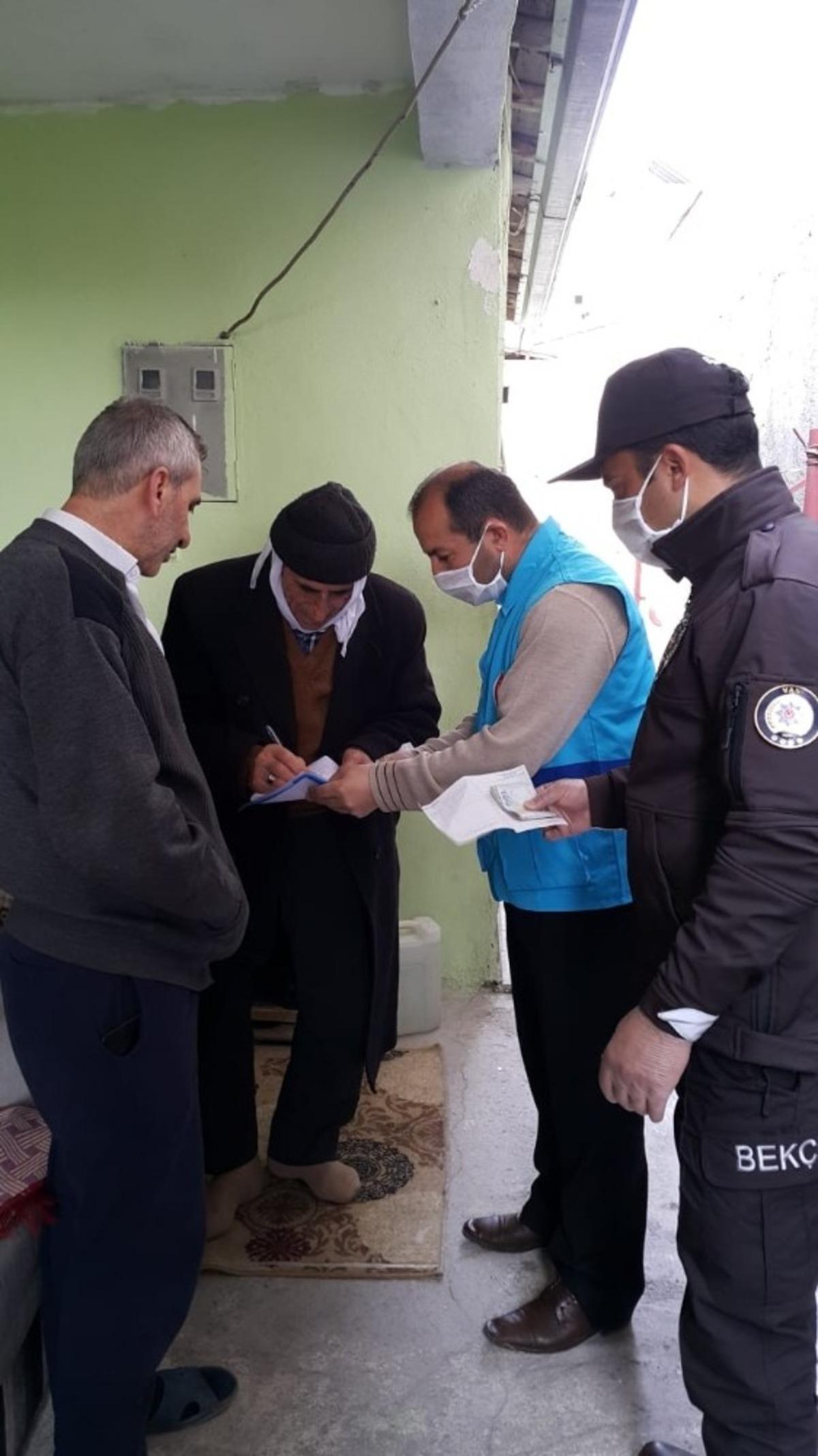 İpekyolu M&uuml;ft&uuml;l&uuml;ğ&uuml;, kimsesizlerin yardımına koşuyor