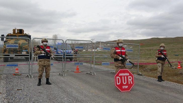 Karantinaya alınan köyler jandarma kontrolünde G1