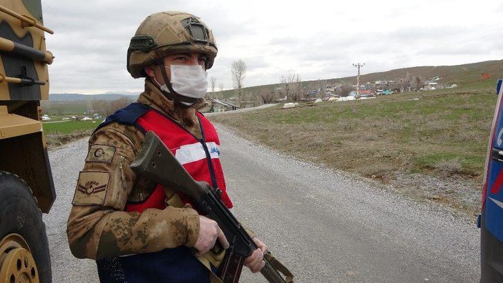 Karantinaya alınan köyler jandarma kontrolünde G5