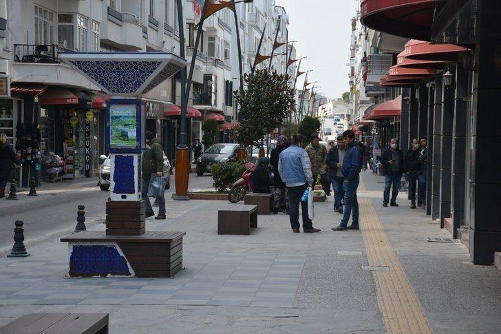 Türkiye’nin en yaşlı ili Sinop’ta vatandaşlar korona virüs kuralına uyuyor G3