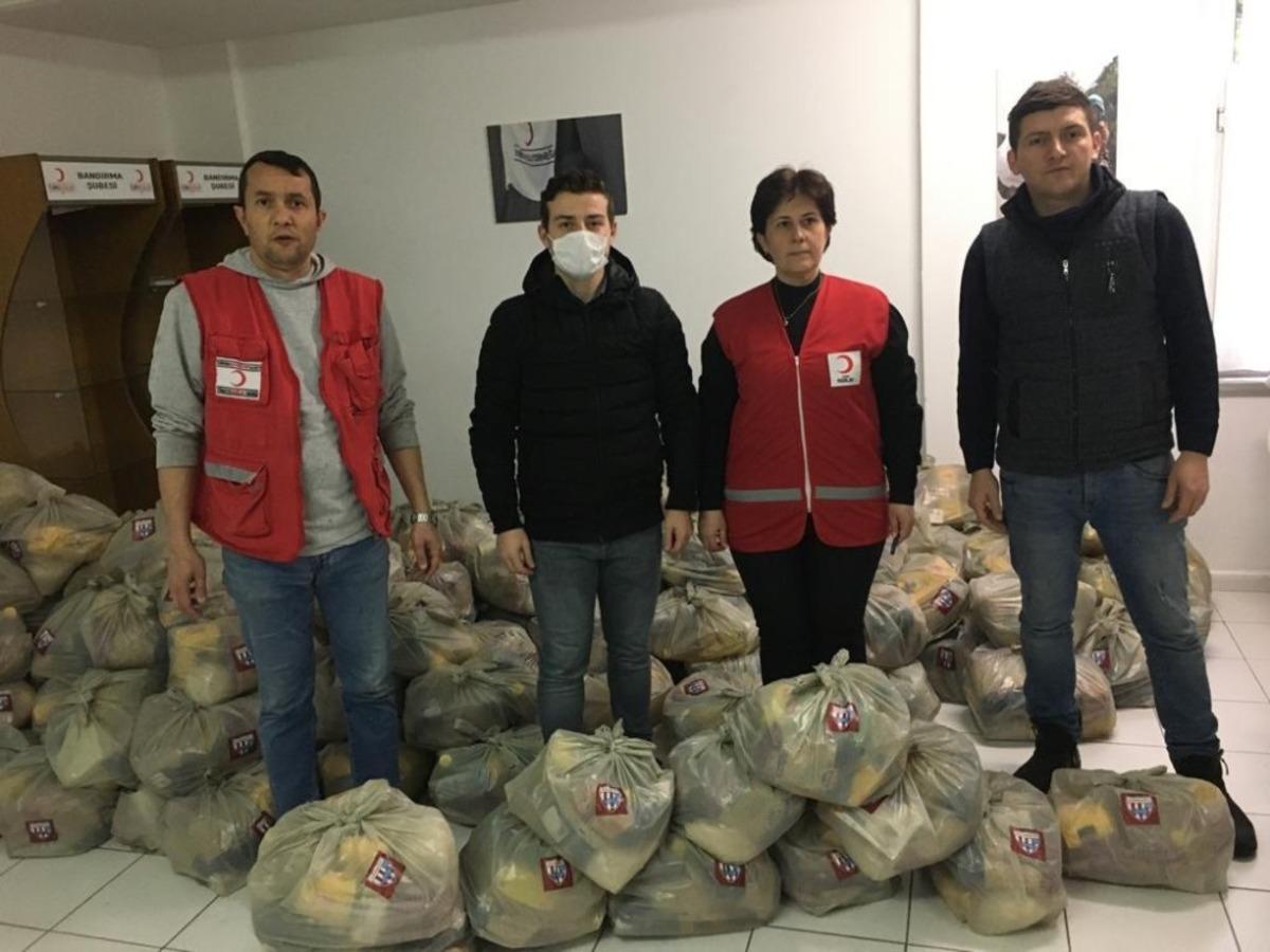 Bandırmaspor&rsquo;dan 250 aileye erzak yardımı