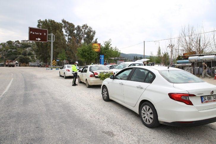 Tatil için gelen Hollandalı 2 turist kontrol noktasından geri döndürüldü G4