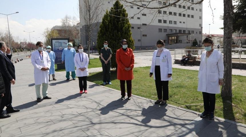 Koronavirüsün ilk sağlık şehidi Kayseri’de anıldı