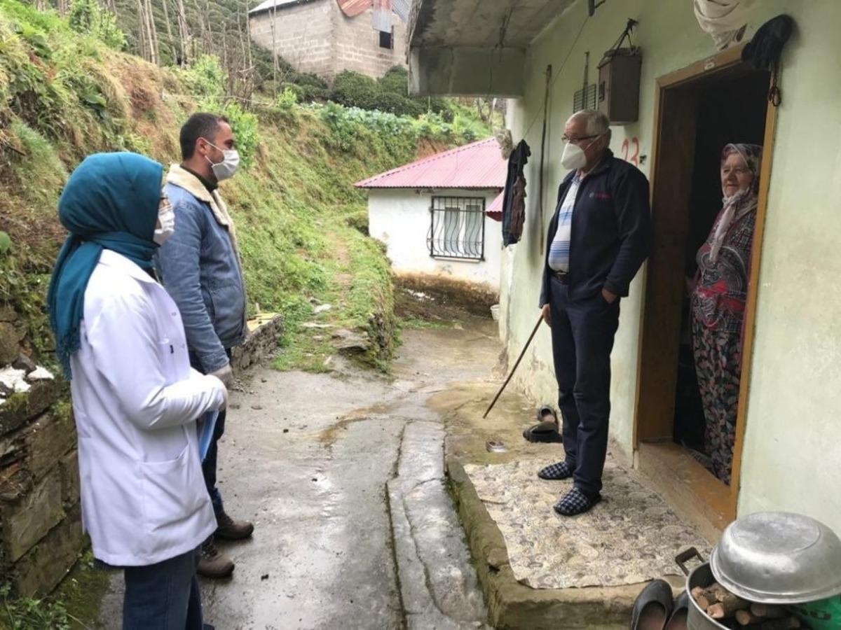 K&ouml;y tedbir ama&ccedil;lı kendi karantinasını uyguluyor