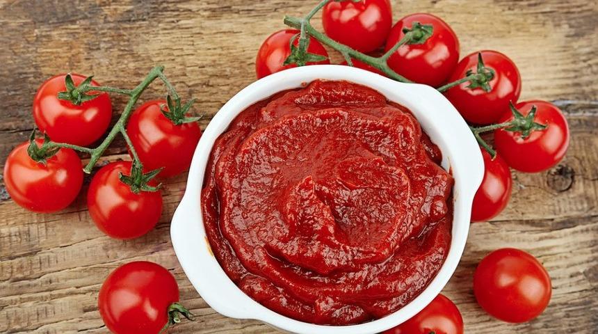 Domates sal&ccedil;ası sayesinde koronavir&uuml;s kaptığını keşfetti