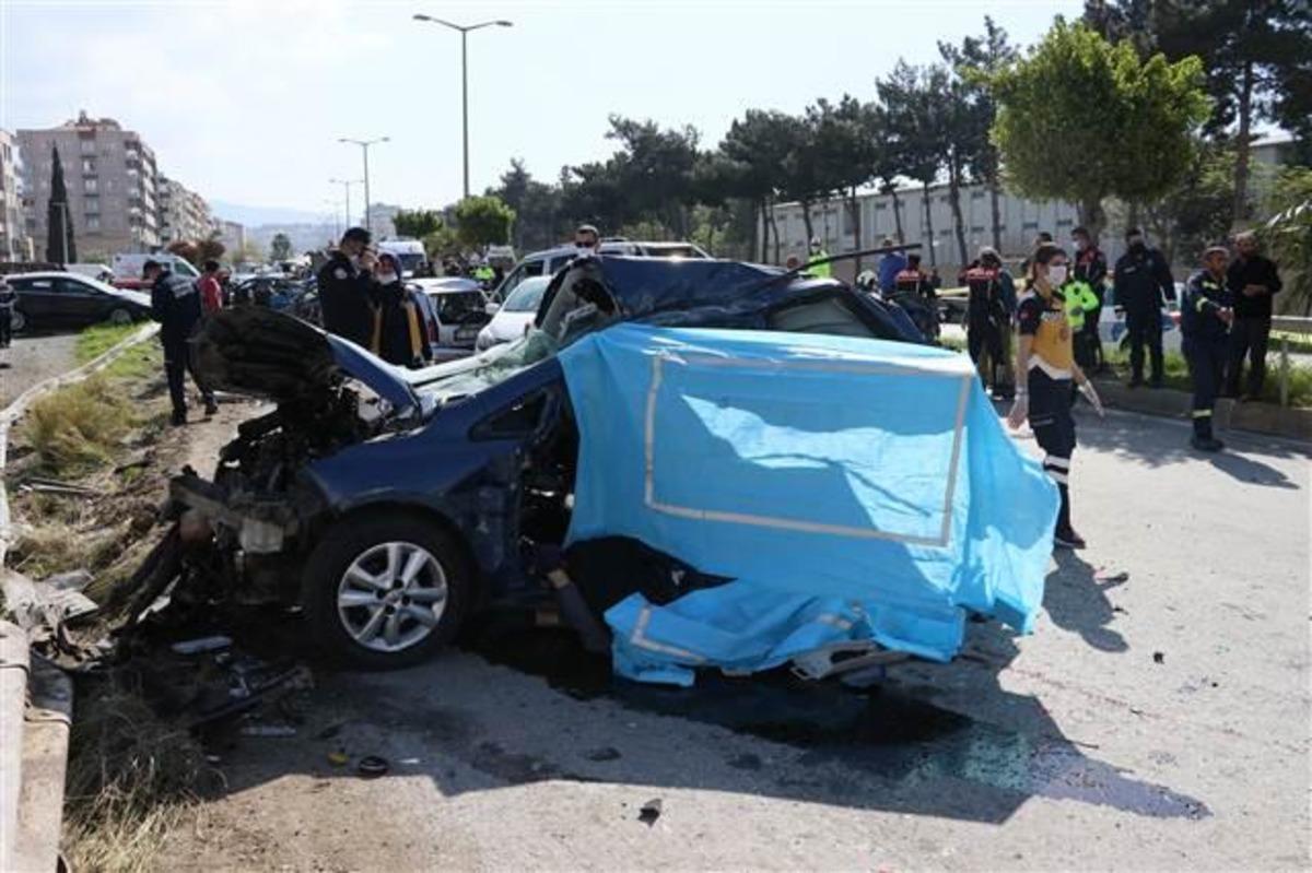 Hatay'da feci kaza! &Ccedil;ok sayıda &ouml;l&uuml; ve yaralı var