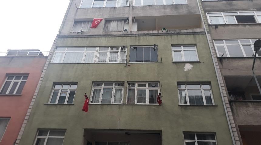 İstanbul Küçükçekmece’de korkunç olay: Annesini boğarak öldürdü