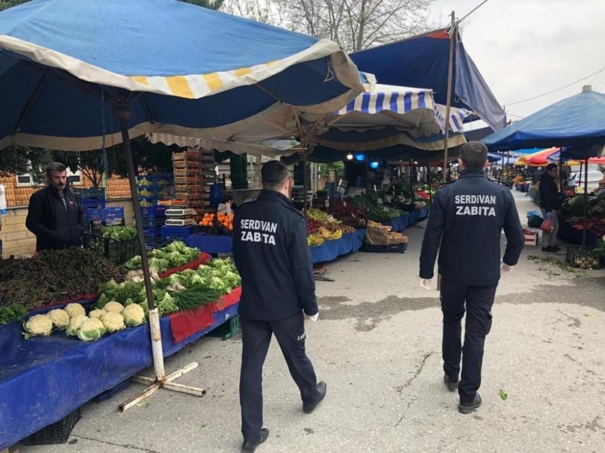 Serdivan Belediyesinden pazar yerlerine sıkı denetim