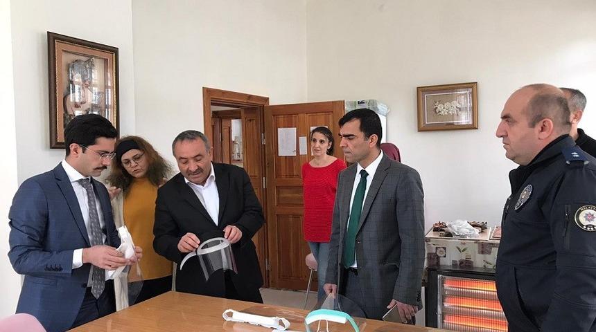 Doğanşehir&rsquo;de siper &uuml;retimi başladı