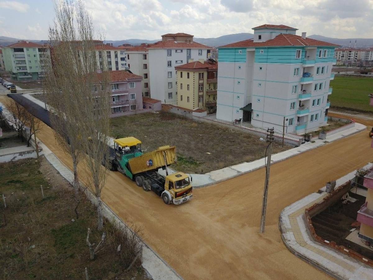 &Ccedil;orum belediyesi asfalt sezonunu a&ccedil;tı