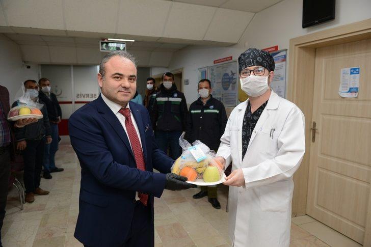 Başkan Aşgın’dan sağlık çalışanlarına meyve jesti G5