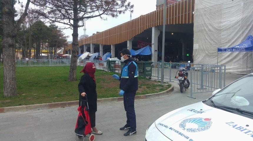 İzmit Perşembe Pazarı&rsquo;na &ccedil;ocuk ve yaşlılar alınmıyor