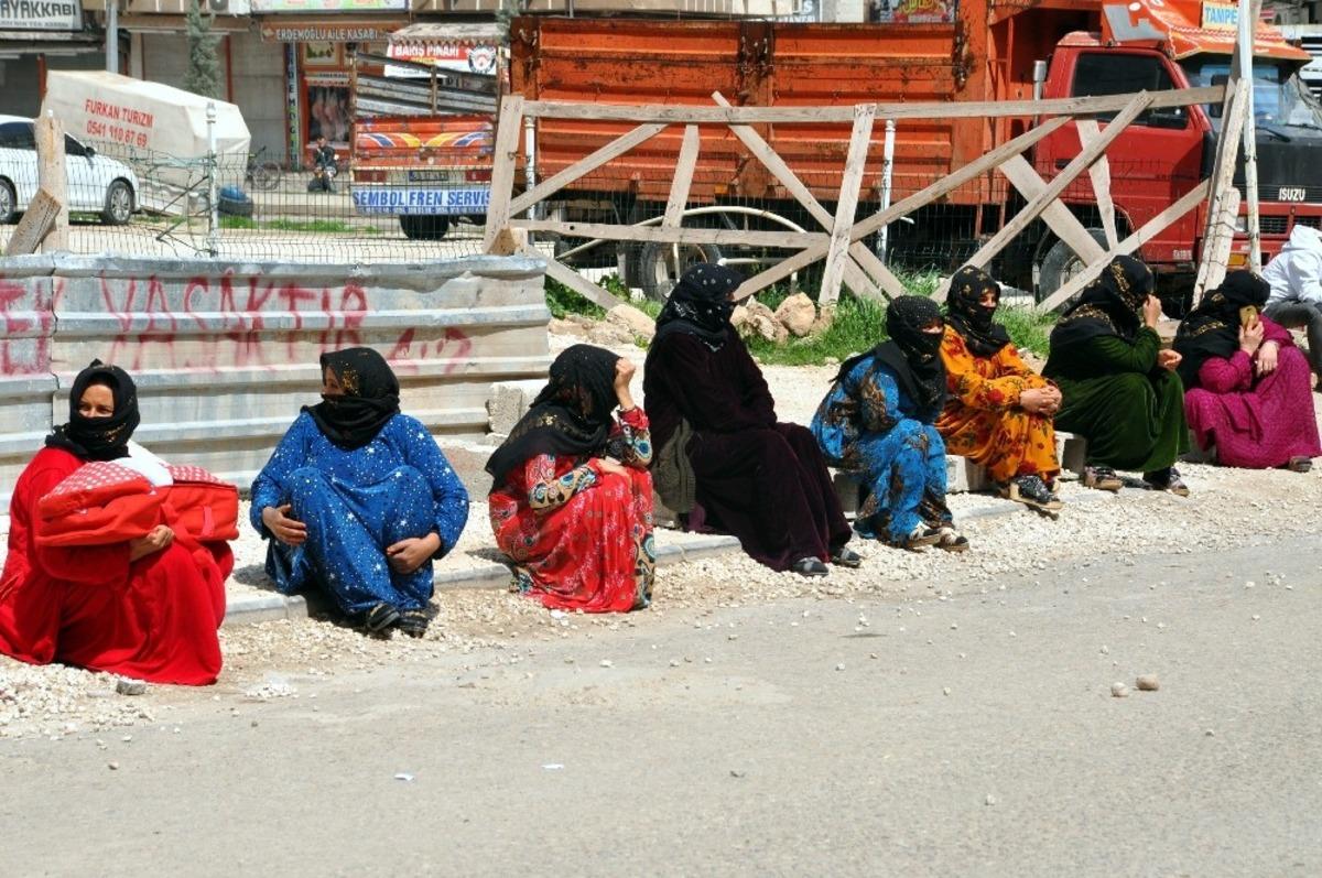 Para kuyruğunda korona vir&uuml;s &ouml;nlemleri