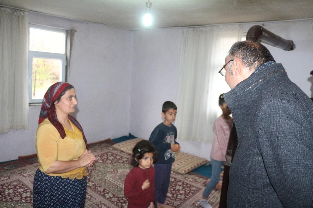 Başkan D&uuml;ndar&rsquo;dan derslerini takip edemeyen &ouml;ğrencilere televizyon