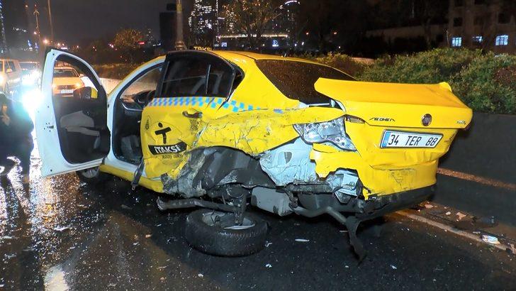 Bağcılar'da zincirleme kaza: 10 araç birbirine girdi G4