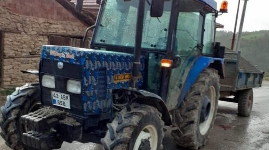 Trakt&ouml;r&uuml;n altında kalan şahıs hayatını kaybetti