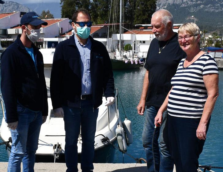 Hollandalı çift, marinadaki yatlarında koronavirüsten korunuyor G1