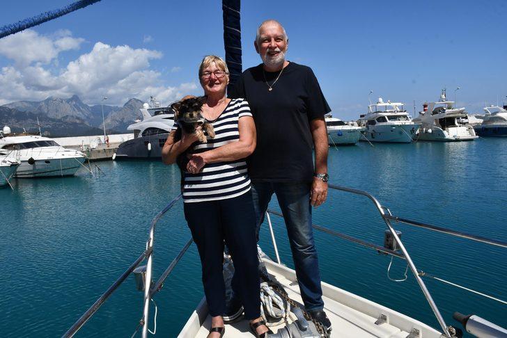 Hollandalı çift, marinadaki yatlarında koronavirüsten korunuyor G2