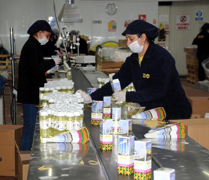 65 yaş ve üstüne dağıtılacak kolonyalar teslim ediliyor G1