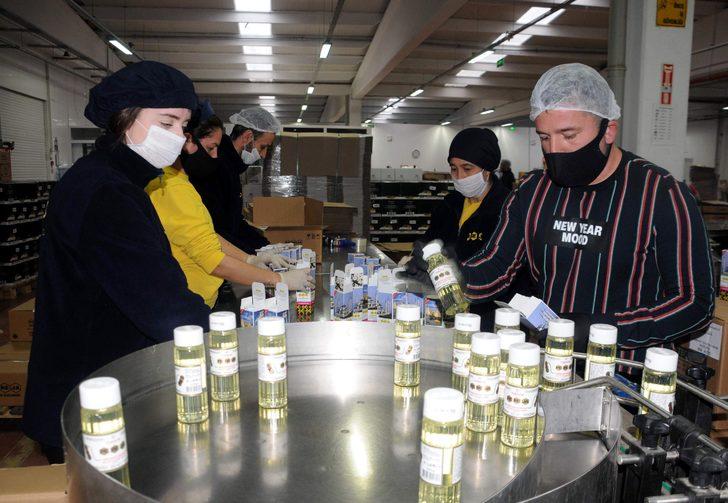 65 yaş ve üstüne dağıtılacak kolonyalar teslim ediliyor G2