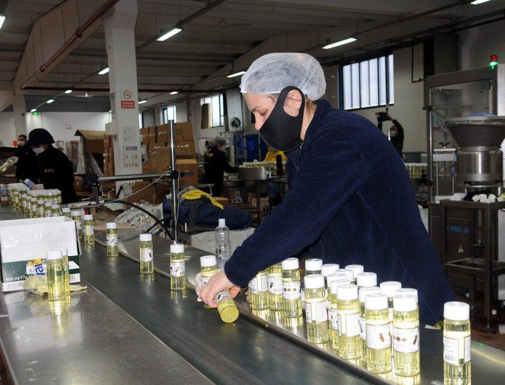 65 yaş ve üstüne dağıtılacak kolonyalar teslim ediliyor G5