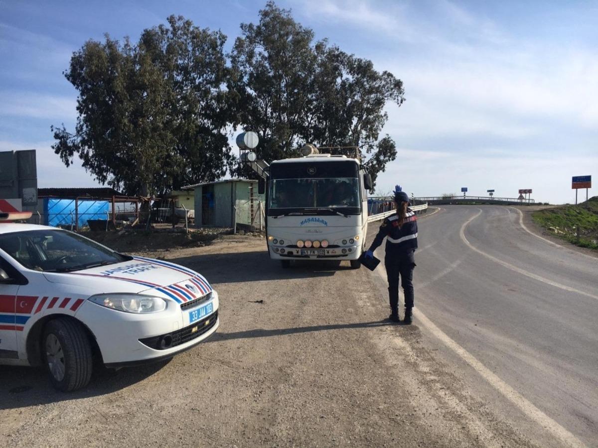 Tarsus jandarması Koronavir&uuml;s denetimlerini s&uuml;rd&uuml;r&uuml;yor