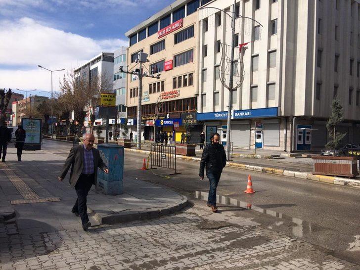 Van'da korkutan anlar! Hemen sokağa çıktılar G3