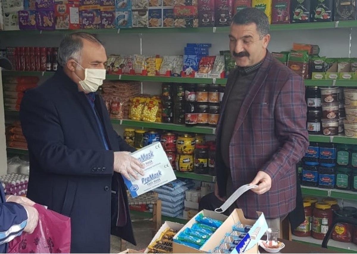 Karlıova&rsquo;da esnafa maske dağıtıldı