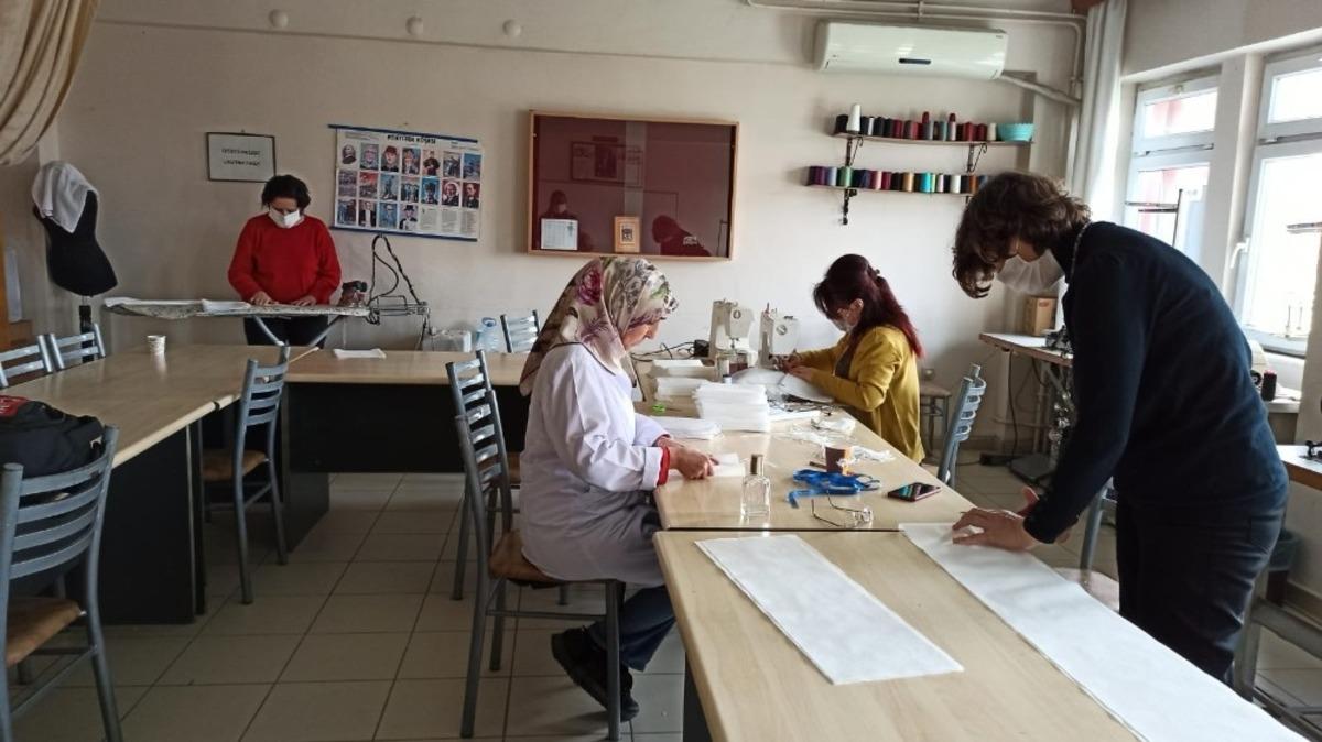 Halk Eğitim Merkezi sağlık&ccedil;ılar i&ccedil;in &ccedil;alışıyor