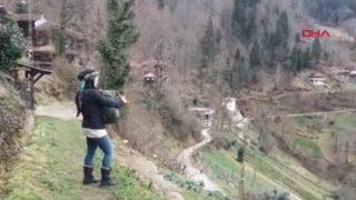 Koronavirüsten korunmak için mahalle girişine kapı taktılar