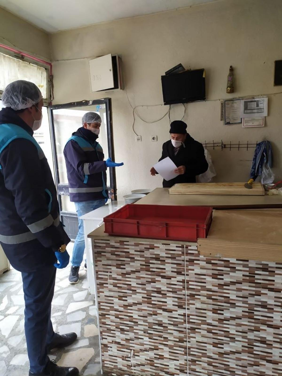 Aslanapa&rsquo;da gıda satan ve &uuml;reten iş yerleri denetlendi