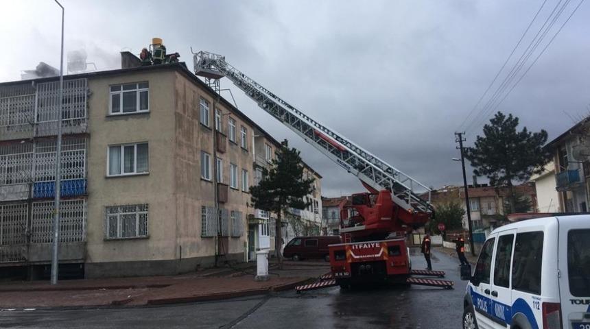 Bacada &ccedil;ıkan yangın kısa s&uuml;rede s&ouml;nd&uuml;r&uuml;ld&uuml;