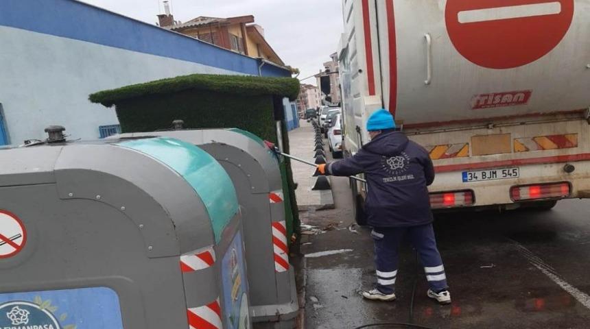 &Ccedil;&ouml;p konteynerleri yıkanarak dezenfekte edildi
