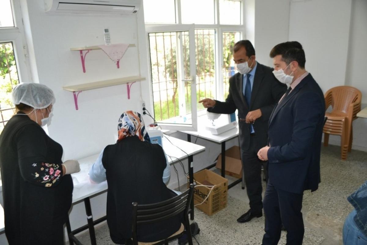 Bozyazı&rsquo;da maske &uuml;retimi başladı