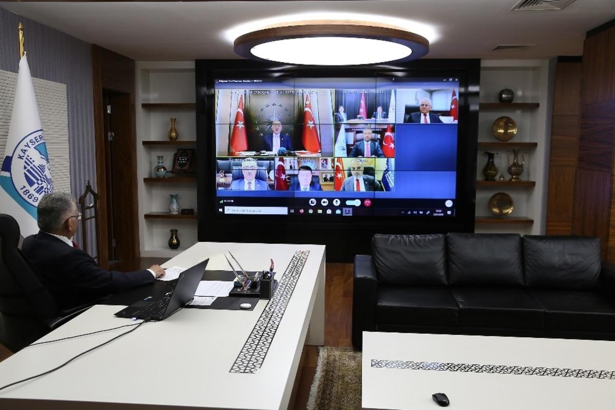 Başkan B&uuml;y&uuml;kkılı&ccedil;, Cumhurbaşkanı Erdoğan&rsquo;ın belediye başkanları ile tele konferans sistemiyle yaptığı toplantıya katıldı