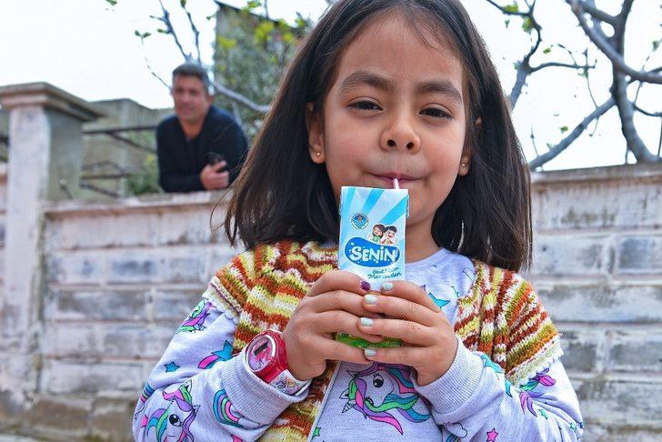 Mersin’de korona virüs salgını sürecinde sütler, çocuklara evlerinde ulaştırılıyor G4