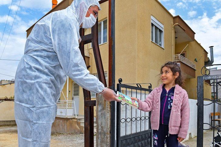 Mersin’de korona virüs salgını sürecinde sütler, çocuklara evlerinde ulaştırılıyor G5