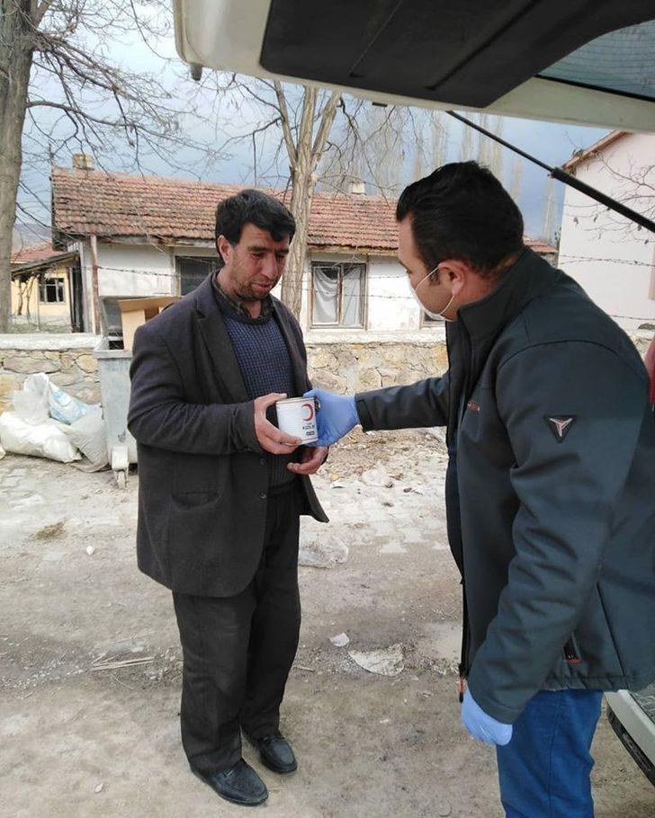 Seyitgazi’de yaşlılara Kaymakamlık ve Kızılay desteği! G3