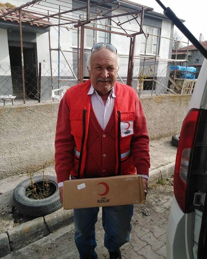 Seyitgazi’de yaşlılara Kaymakamlık ve Kızılay desteği! G5