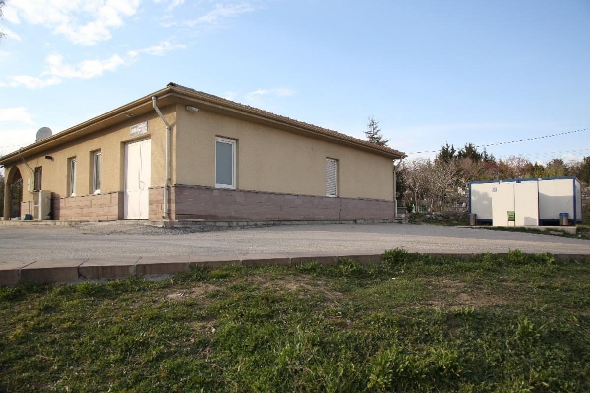 MHP&rsquo;li Ilıkan, G&ouml;lbaşı Mezarlığı&rsquo;ndaki eksiklere dikkat &ccedil;ekti