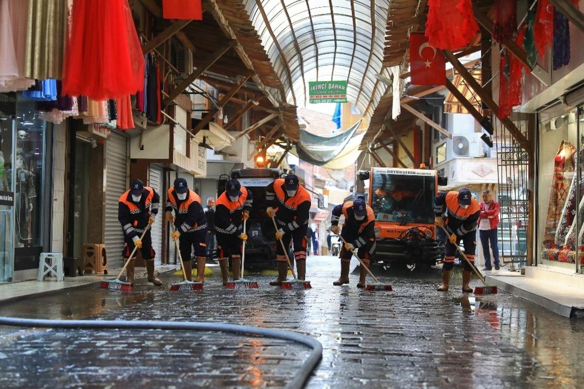 Tarihi Kalei&ccedil;i &Ccedil;arşısı sabunlu suyla yıkandı