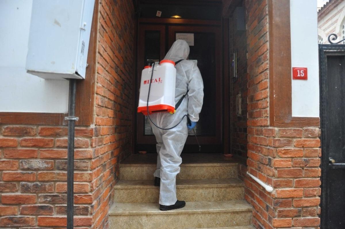 Ey&uuml;psultan Belediyesi ekiplerinin yoğun &lsquo;korona&rsquo; mesaisi