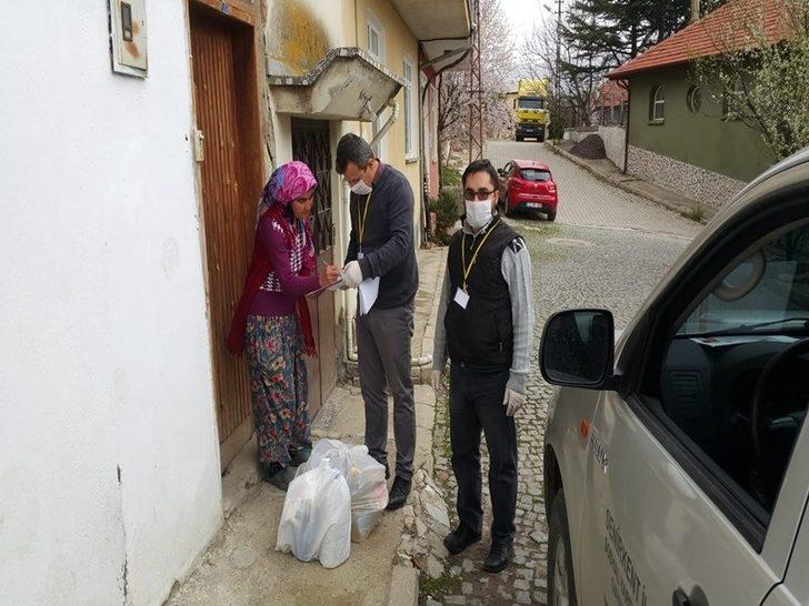 Yaşlı ve kronik rahatsızlığı olanlara &quot;Hijyen Seti&quot; dağıtıldı Isparta