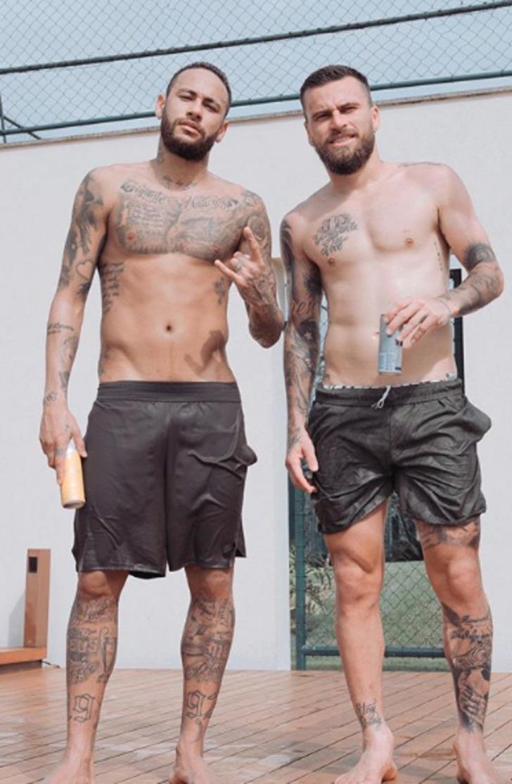 Neymar, annesinin sevgilisini evden kovdu G5