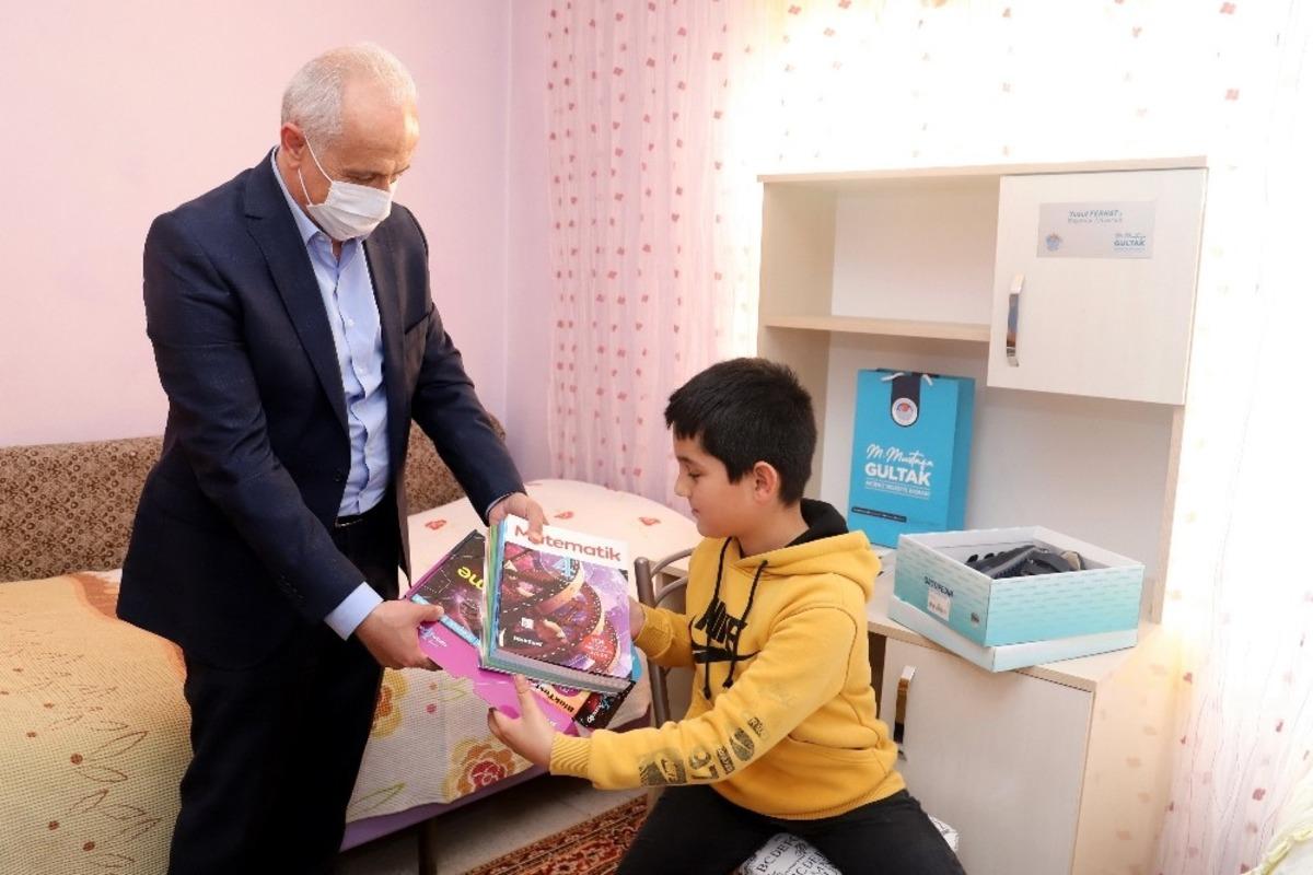 G&uuml;ltak, BİLSEM&rsquo;in zeki &ccedil;ocuklarını evlerinde ziyaret etti