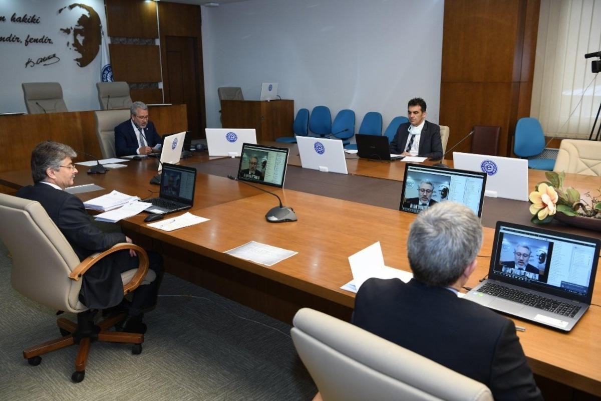 Ege &Uuml;niversitesi Senatosu internet ortamında toplandı
